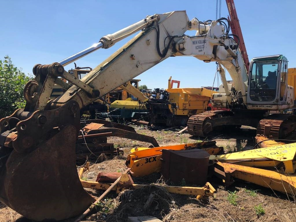 New Holland E 215 B FOR PARTS - Bager goseničar: slika 1 New Holland E 215 B FOR PARTS - Bager goseničar: slika 1