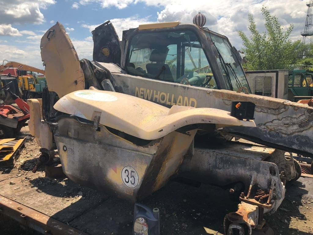 New Holland LM 430 FOR PARTS - Teleskopski viličar: slika 2 New Holland LM 430 FOR PARTS - Teleskopski viličar: slika 2