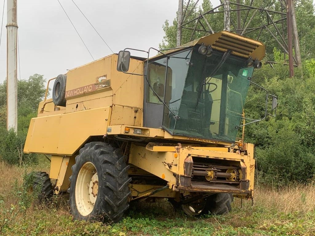 New Holland TX 32 - Kombajn harvester: slika 1 New Holland TX 32 - Kombajn harvester: slika 1