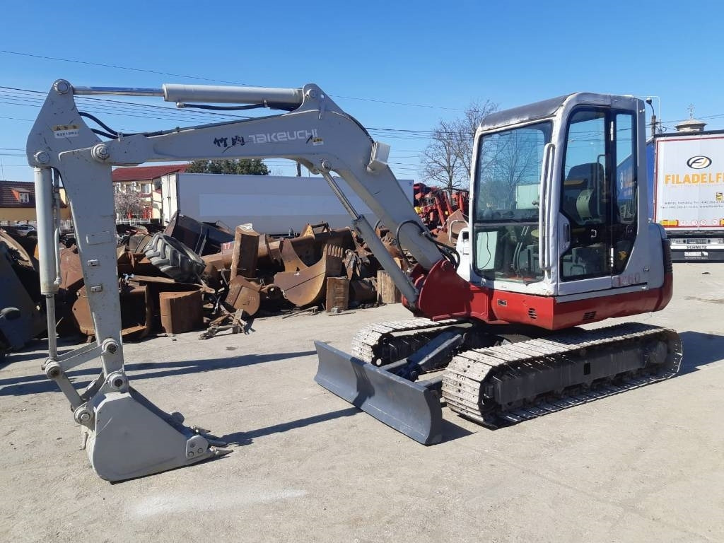 Mini bager Takeuchi TB150C: slika 1
