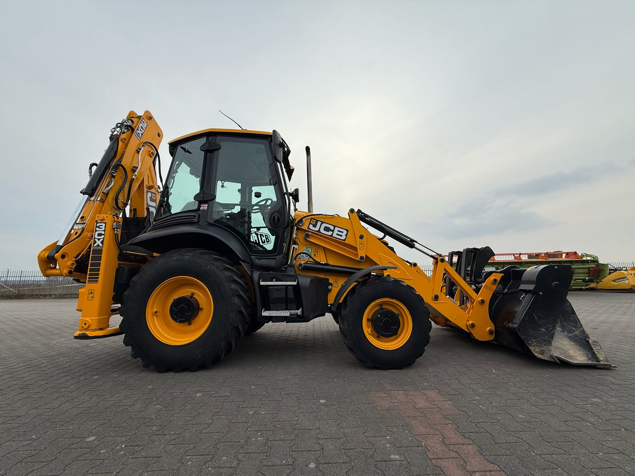JCB 3CX - Bager nakladalec: slika 1 JCB 3CX - Bager nakladalec: slika 1