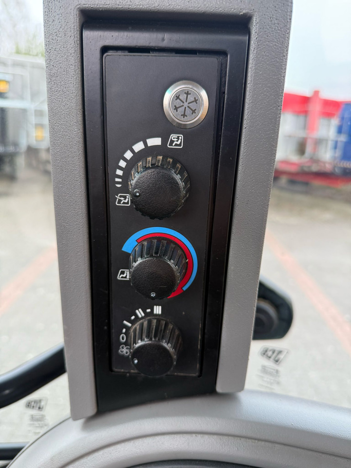 JCB 3CX - Bager nakladalec: slika 4 JCB 3CX - Bager nakladalec: slika 4