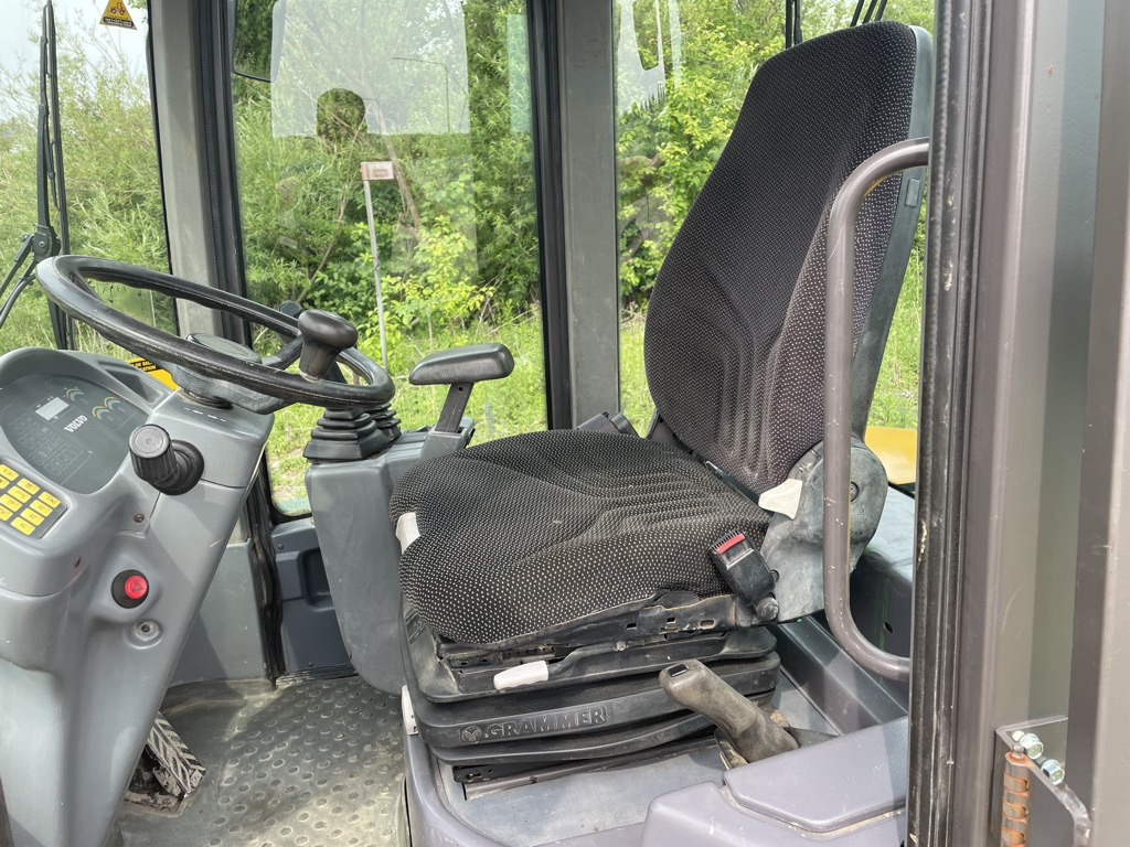 Volvo L30B PRO - Kolesni nakladalec: slika 4 Volvo L30B PRO - Kolesni nakladalec: slika 4