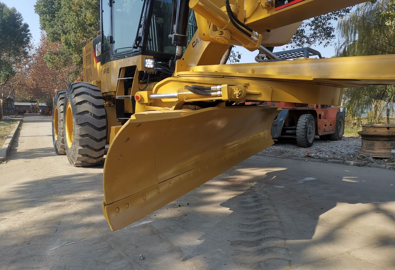 Caterpillar 140H - Greder: slika 1 Caterpillar 140H - Greder: slika 1
