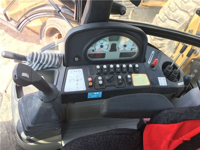 Caterpillar 420F - Bager nakladalec: slika 1 Caterpillar 420F - Bager nakladalec: slika 1