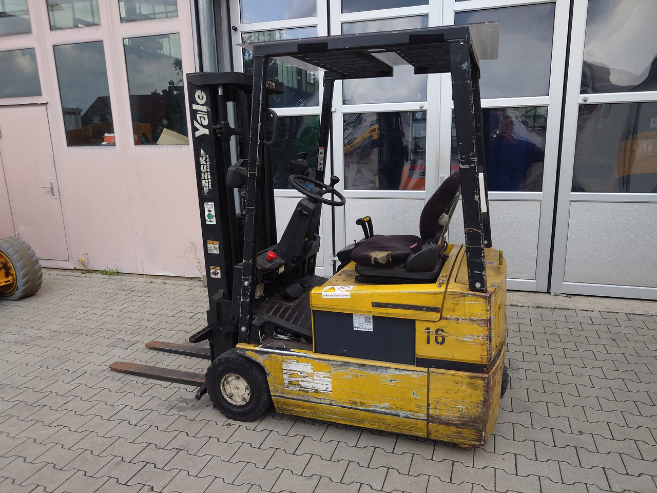 YALE ERP16ATFE1980 - Električni viličar: slika 2 YALE ERP16ATFE1980 - Električni viličar: slika 2