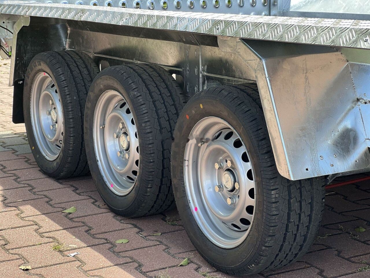 Wiola Pod sprzęt budowlany B3540 MAXX 3500kg - Prikolica za prevoz strojev: slika 2 Wiola Pod sprzęt budowlany B3540 MAXX 3500kg - Prikolica za prevoz strojev: slika 2