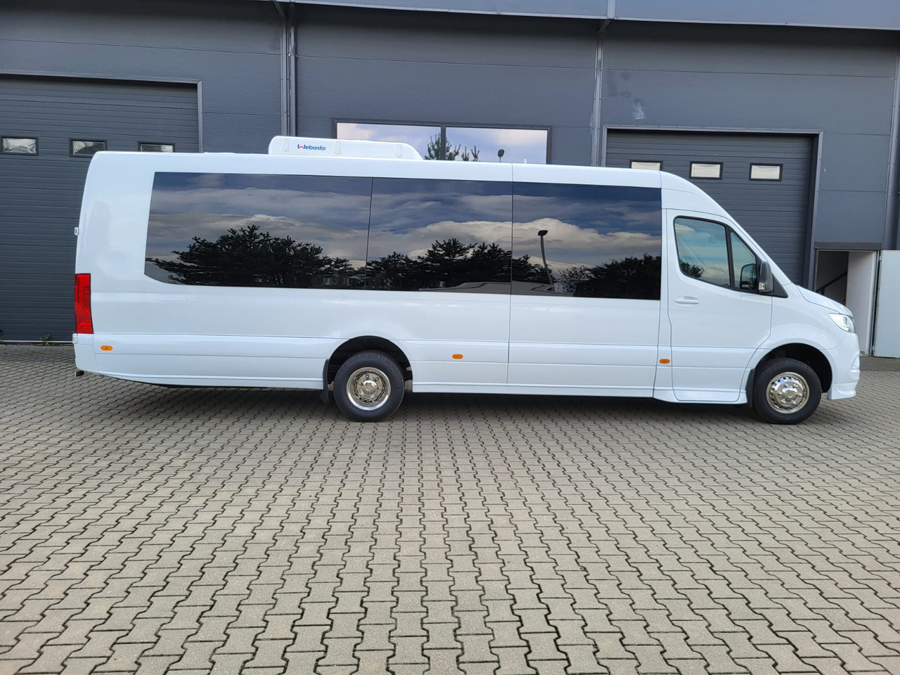 Mercedes-Benz Sprinter 517 CDI LONG 24 places + 4 standing - Primestni avtobus: slika 3 Mercedes-Benz Sprinter 517 CDI LONG 24 places + 4 standing - Primestni avtobus: slika 3