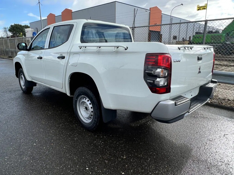 Mitsubishi L200 4x4 - 8 UNITS in WHITE 2.5 D GL Double Cab - EURO 2 - NEW!! Ready for work!!!** - Poltovornjak, Dostavno vozilo z dvojno kabino: slika 2 Mitsubishi L200 4x4 - 8 UNITS in WHITE 2.5 D GL Double Cab - EURO 2 - NEW!! Ready for work!!!** - Poltovornjak, Dostavno vozilo z dvojno kabino: slika 2
