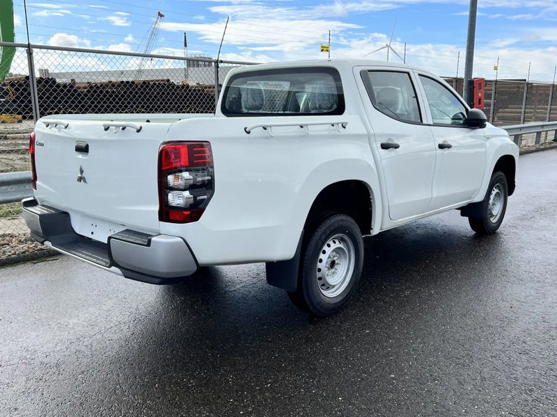 Mitsubishi L200 4x4 - 8 UNITS in WHITE 2.5 D GL Double Cab - EURO 2 - NEW!! Ready for work!!!** - Poltovornjak, Dostavno vozilo z dvojno kabino: slika 5 Mitsubishi L200 4x4 - 8 UNITS in WHITE 2.5 D GL Double Cab - EURO 2 - NEW!! Ready for work!!!** - Poltovornjak, Dostavno vozilo z dvojno kabino: slika 5