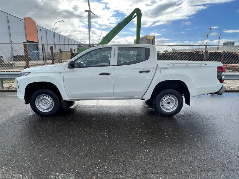 Mitsubishi L200 4x4 - 8 UNITS in WHITE 2.5 D GL Double Cab - EURO 2 - NEW!! Ready for work!!!** - Poltovornjak, Dostavno vozilo z dvojno kabino: slika 1 Mitsubishi L200 4x4 - 8 UNITS in WHITE 2.5 D GL Double Cab - EURO 2 - NEW!! Ready for work!!!** - Poltovornjak, Dostavno vozilo z dvojno kabino: slika 1