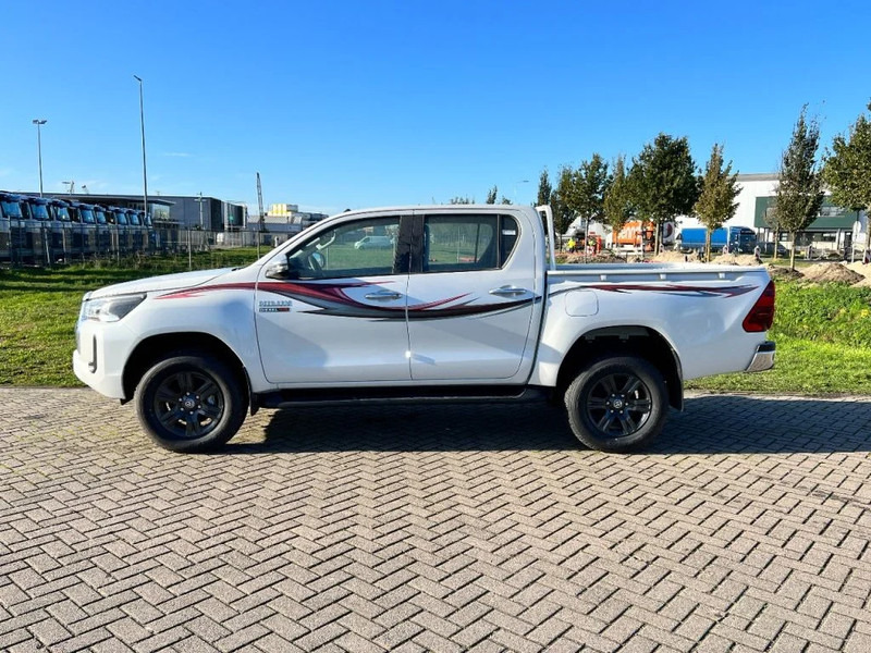 Toyota Hilux GLX SR5 4x4 - 2 UNITS IN STOCK - 2.4 D Double Cab - EURO 2 - NEW!! - Poltovornjak, Dostavno vozilo z dvojno kabino: slika 2 Toyota Hilux GLX SR5 4x4 - 2 UNITS IN STOCK - 2.4 D Double Cab - EURO 2 - NEW!! - Poltovornjak, Dostavno vozilo z dvojno kabino: slika 2