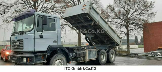 MAN 33.360K 6x4 Blatt/Blatt AP-Achse - Tovornjak prekucnik: slika 2 MAN 33.360K 6x4 Blatt/Blatt AP-Achse - Tovornjak prekucnik: slika 2