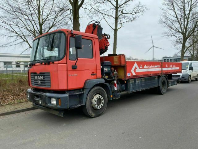MAN ME18.284 mit Kran Not Aus Hiab 122B - Tovornjak s kesonom, Tovornjak z dvigalom: slika 1 MAN ME18.284 mit Kran Not Aus Hiab 122B - Tovornjak s kesonom, Tovornjak z dvigalom: slika 1