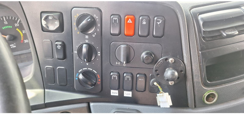 Tovornjak-šasija Mercedes-Benz 1833 2 Achser für BDF mit LBW: slika 8 Tovornjak-šasija Mercedes-Benz 1833 2 Achser für BDF mit LBW: slika 8