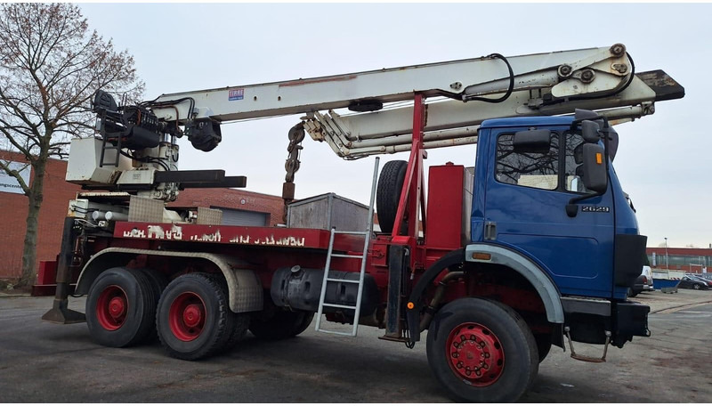 Mercedes-Benz 2629 AK Motorwagen mit Kran Dachdeckerkran6x6 - Tovornjak z dvigalom: slika 1 Mercedes-Benz 2629 AK Motorwagen mit Kran Dachdeckerkran6x6 - Tovornjak z dvigalom: slika 1