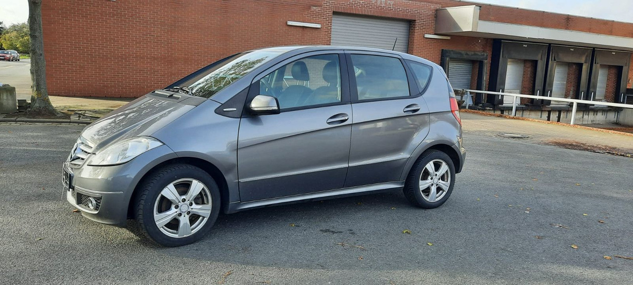 Mercedes-Benz A 180 A 180 CDI AVANTGARDE - Limuzina: slika 2 Mercedes-Benz A 180 A 180 CDI AVANTGARDE - Limuzina: slika 2