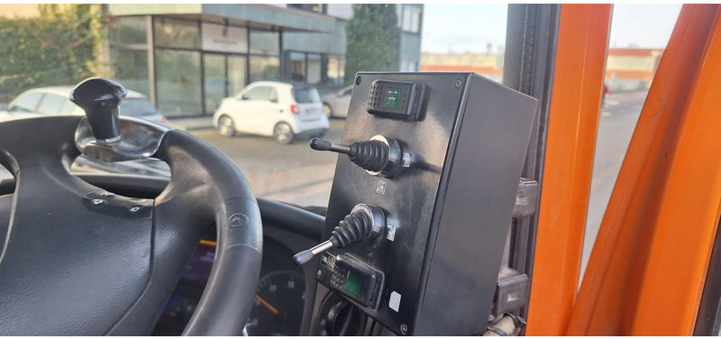 Mercedes-Benz Atego 1524 2 6-Zyl. 4x2 - Vozilo za pometanje: slika 5 Mercedes-Benz Atego 1524 2 6-Zyl. 4x2 - Vozilo za pometanje: slika 5