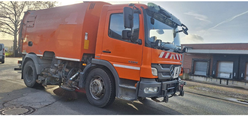 Mercedes-Benz Atego 1524 2 6-Zyl. 4x2 - Vozilo za pometanje: slika 3 Mercedes-Benz Atego 1524 2 6-Zyl. 4x2 - Vozilo za pometanje: slika 3