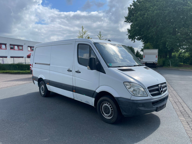 Mercedes-Benz Sprinter 315 - Furgon: slika 2 Mercedes-Benz Sprinter 315 - Furgon: slika 2