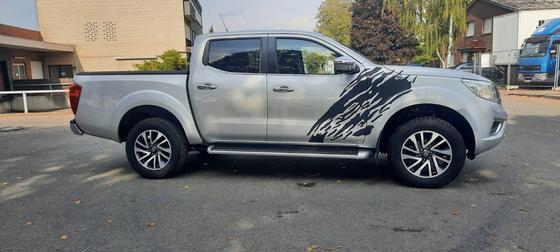 Nissan Navara NP300 N-Connecta Double Cab 4x4 - Poltovornjak: slika 4 Nissan Navara NP300 N-Connecta Double Cab 4x4 - Poltovornjak: slika 4