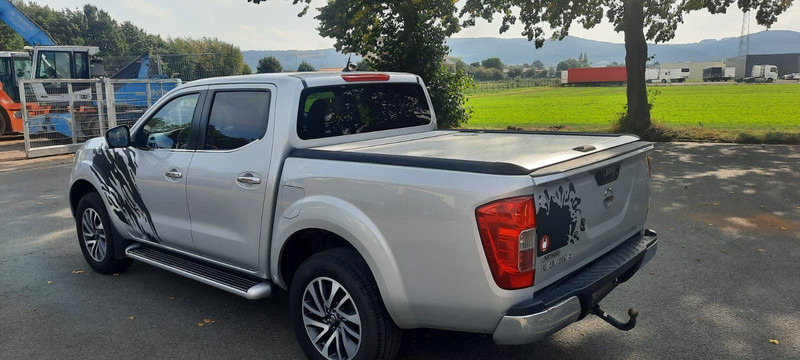 Nissan Navara NP300 N-Connecta Double Cab 4x4 - Poltovornjak: slika 3 Nissan Navara NP300 N-Connecta Double Cab 4x4 - Poltovornjak: slika 3
