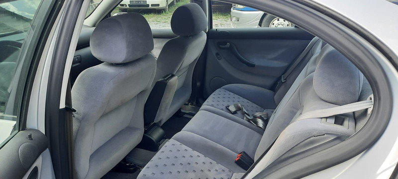 SEAT Toledo Signo 1,8 20V Autom - Avtomobil: slika 5 SEAT Toledo Signo 1,8 20V Autom - Avtomobil: slika 5