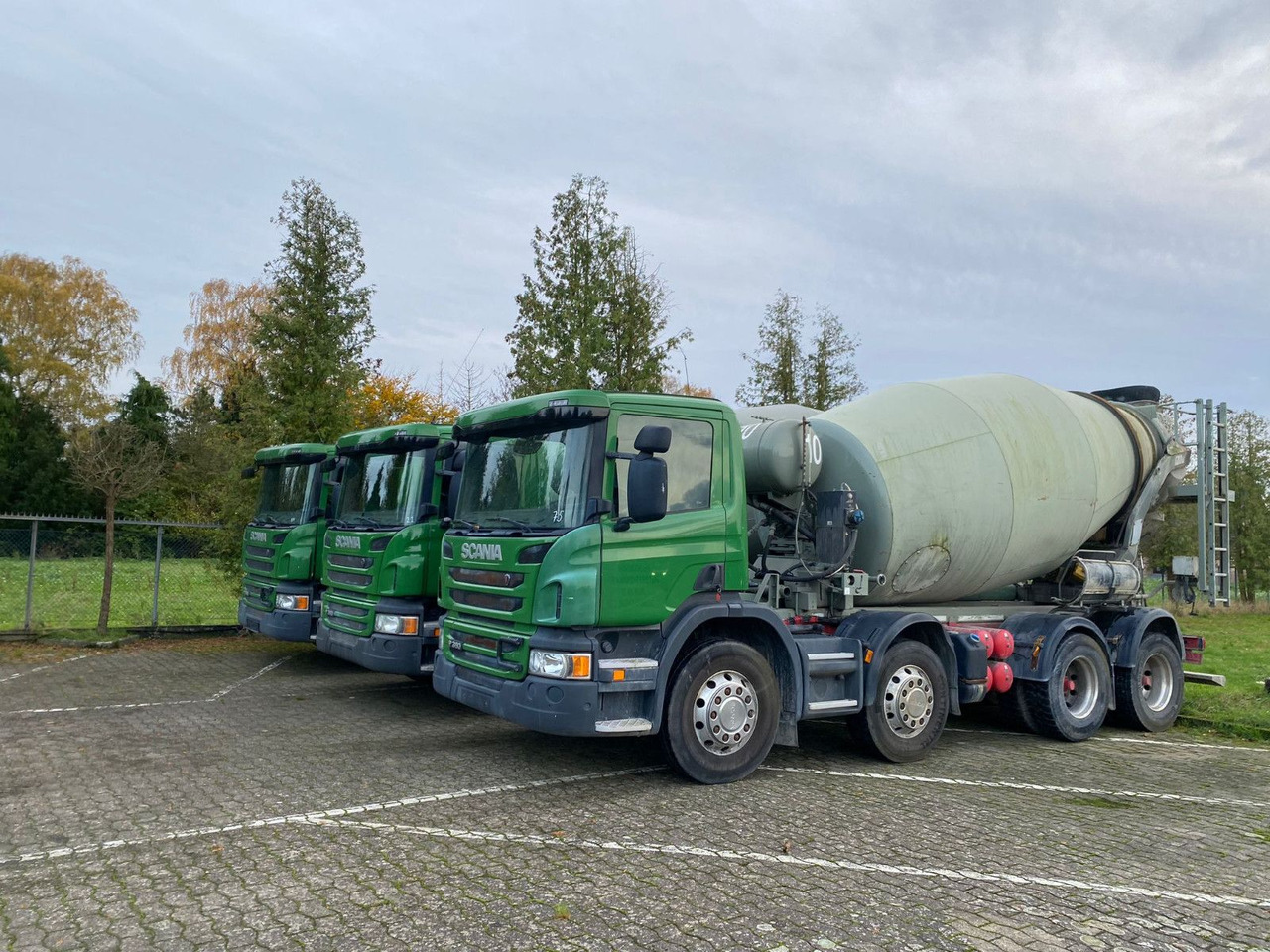 Scania 2x P360 Betonmischer 8x4 Blatt/Blatt E6 2 stück - Avtomešalec: slika 4 Scania 2x P360 Betonmischer 8x4 Blatt/Blatt E6 2 stück - Avtomešalec: slika 4