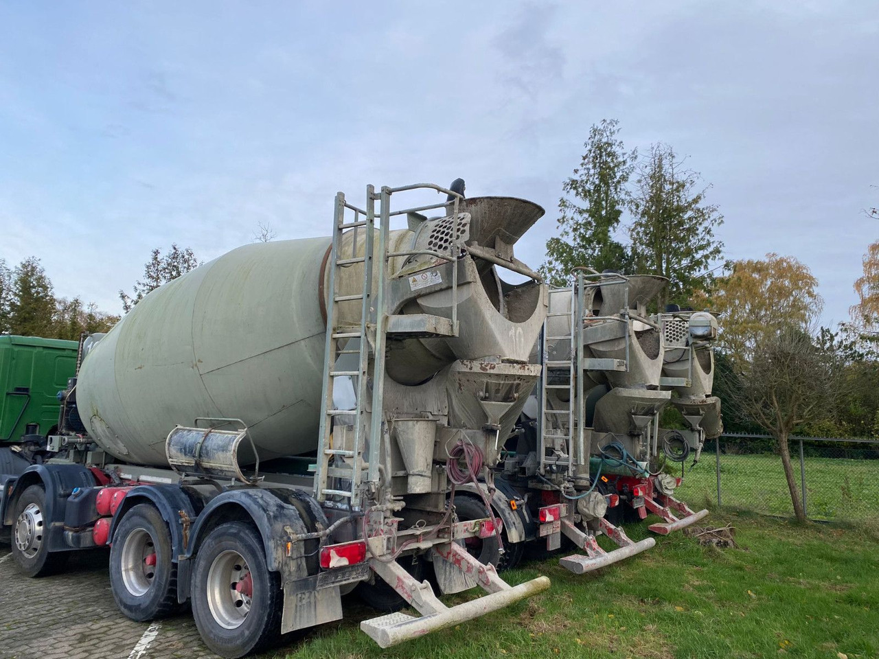 Scania 2x P360 Betonmischer 8x4 Blatt/Blatt E6 2 stück - Avtomešalec: slika 5 Scania 2x P360 Betonmischer 8x4 Blatt/Blatt E6 2 stück - Avtomešalec: slika 5