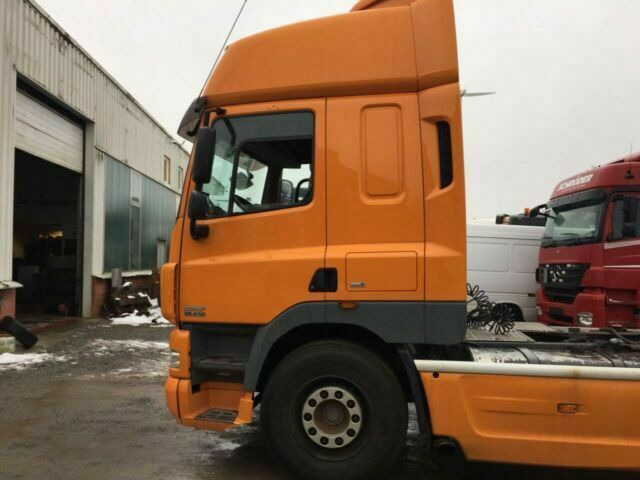 DAF CF85-410 G.Haus 2xBett ZF/Schalter 2-Kreishydr - Vlačilec: slika 2 DAF CF85-410 G.Haus 2xBett ZF/Schalter 2-Kreishydr - Vlačilec: slika 2