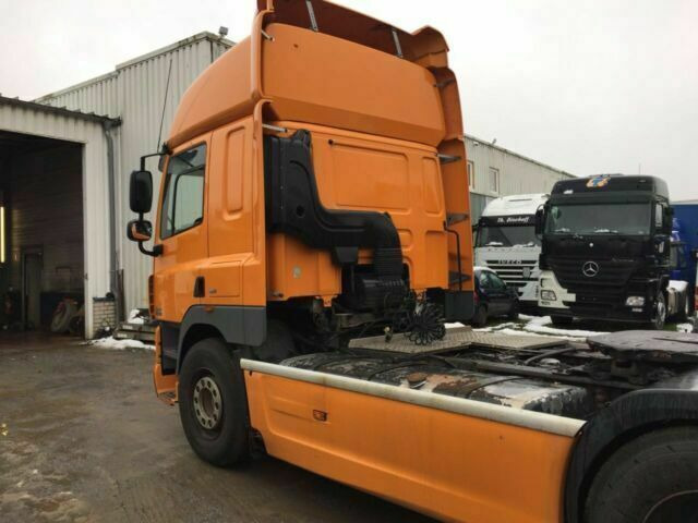 DAF CF85-410 G.Haus 2xBett ZF/Schalter 2-Kreishydr - Vlačilec: slika 3 DAF CF85-410 G.Haus 2xBett ZF/Schalter 2-Kreishydr - Vlačilec: slika 3