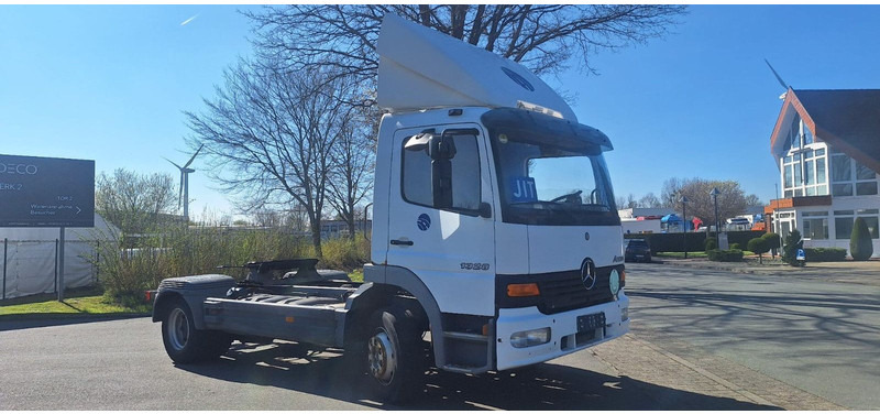 Mercedes-Benz 1328 SZM Atego - Vlačilec: slika 1 Mercedes-Benz 1328 SZM Atego - Vlačilec: slika 1