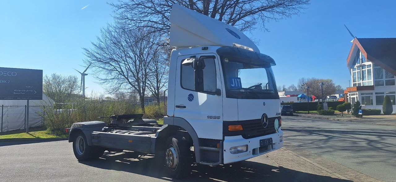 Mercedes-Benz 1328 SZM Atego - Vlačilec: slika 1 Mercedes-Benz 1328 SZM Atego - Vlačilec: slika 1
