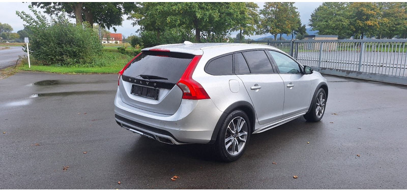 Volvo V60 Cross Country Summum AWD - Avtomobil: slika 3 Volvo V60 Cross Country Summum AWD - Avtomobil: slika 3
