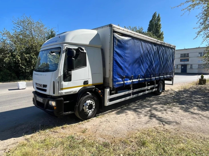 2013 Iveco Eurocargo Curtainsider - Tovornjak s ponjavo: slika 2 2013 Iveco Eurocargo Curtainsider - Tovornjak s ponjavo: slika 2