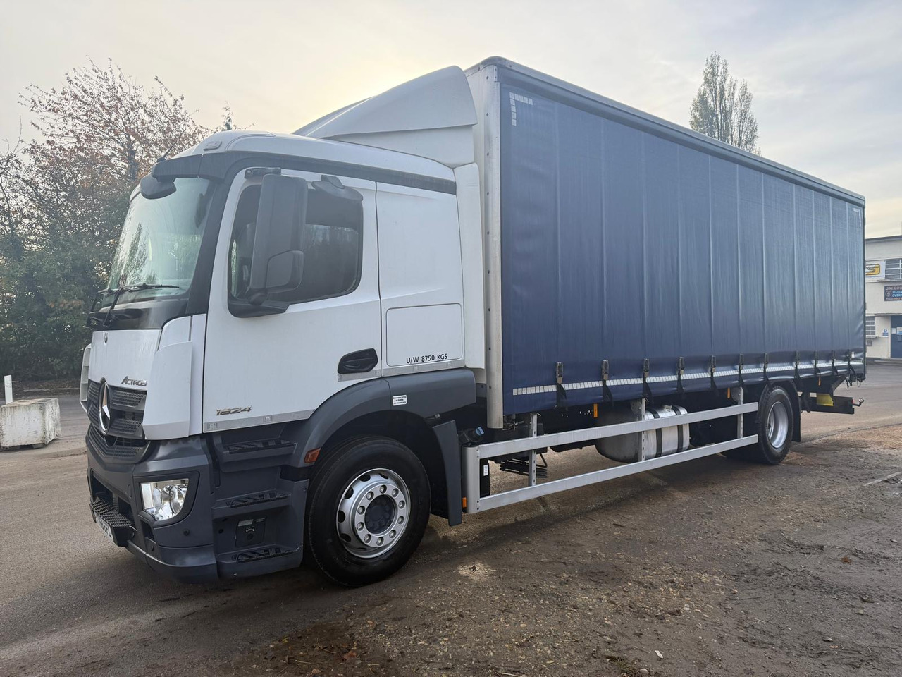 2018 Mercedes Actros 1824 Curtainside Truck - Tovornjak s ponjavo: slika 2 2018 Mercedes Actros 1824 Curtainside Truck - Tovornjak s ponjavo: slika 2