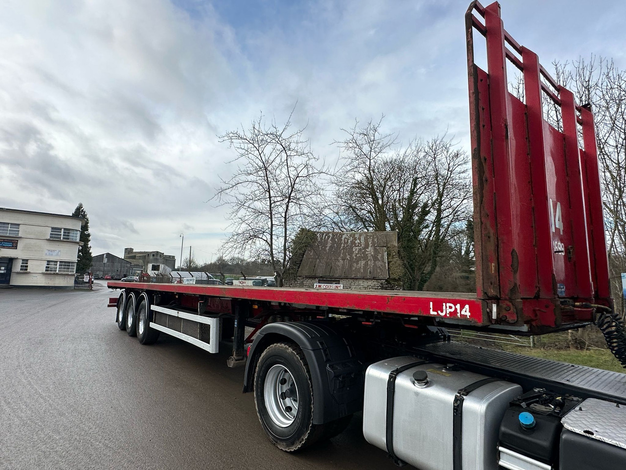 SDC triaxle Trailer - Polprikolica s kesonom: slika 1 SDC triaxle Trailer - Polprikolica s kesonom: slika 1
