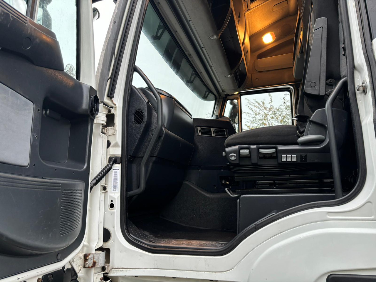 Vlačilec 2011 Iveco Stralis 440 Tractor Unit LNK: slika 23