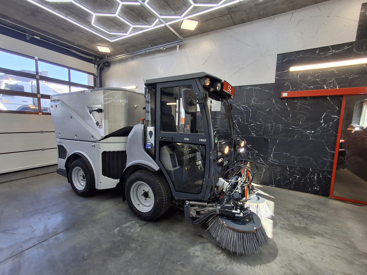 HAKO Citymaster 1600 Kehrmaschine Zamiatarka PM2.5 Euro 6 2019r - Vozilo za pometanje: slika 4 HAKO Citymaster 1600 Kehrmaschine Zamiatarka PM2.5 Euro 6 2019r - Vozilo za pometanje: slika 4