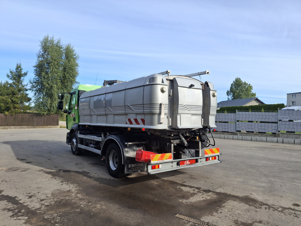 RENAULT D16 Polewaczka Karcher Straßenwaschanlage Euro 6 - Komunalno/ Posebno vozilo: slika 4 RENAULT D16 Polewaczka Karcher Straßenwaschanlage Euro 6 - Komunalno/ Posebno vozilo: slika 4