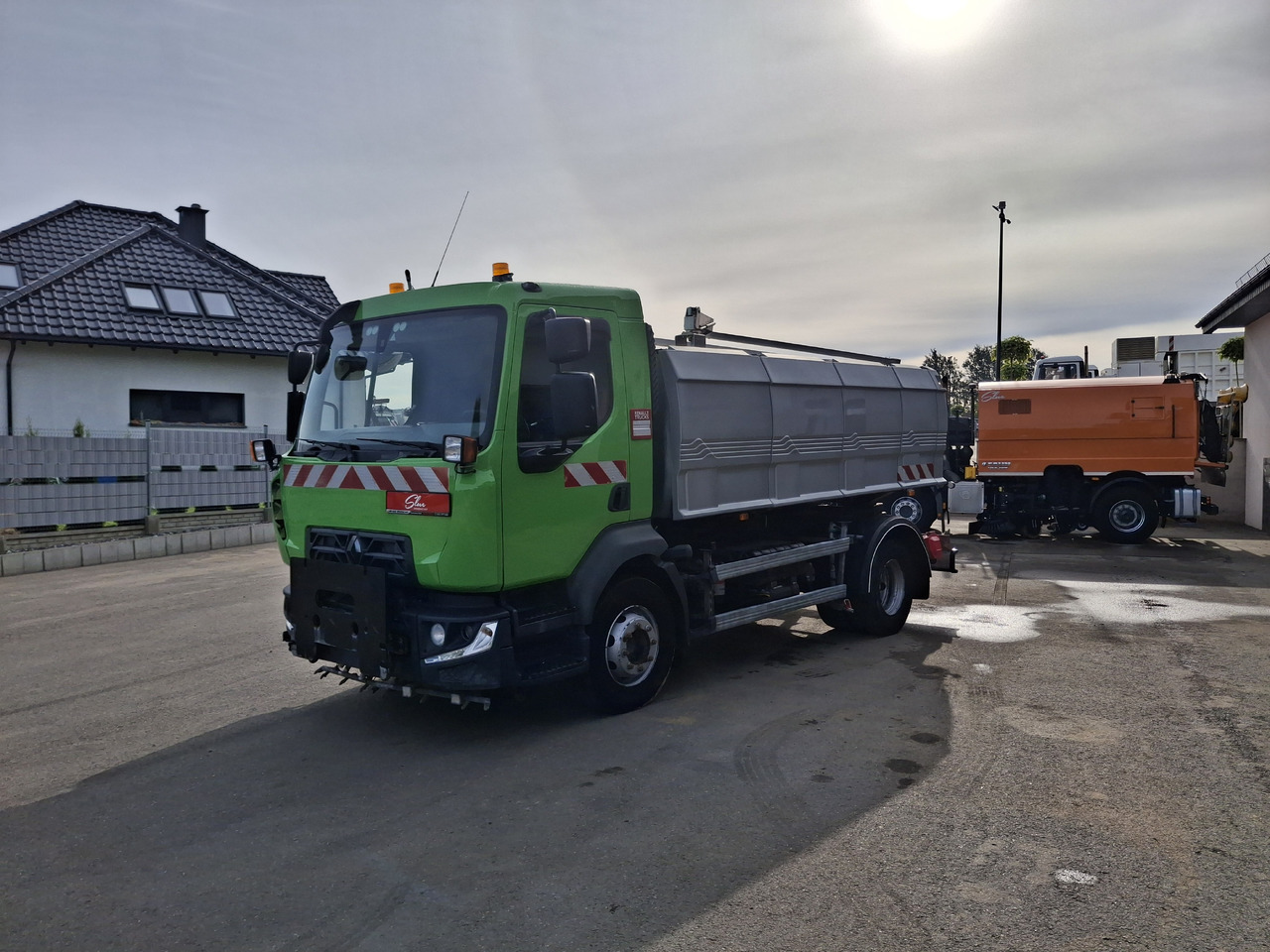 RENAULT D16 Polewaczka Karcher Straßenwaschanlage Euro 6 - Komunalno/ Posebno vozilo: slika 3 RENAULT D16 Polewaczka Karcher Straßenwaschanlage Euro 6 - Komunalno/ Posebno vozilo: slika 3