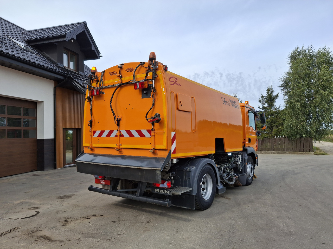 MAN TGM 18.250 Zamiatarka Kupper Weisser BROCK 2 Motoren Szczotki L/R PM10 Odchwaszczarka - Vozilo za pometanje: slika 5 MAN TGM 18.250 Zamiatarka Kupper Weisser BROCK 2 Motoren Szczotki L/R PM10 Odchwaszczarka - Vozilo za pometanje: slika 5