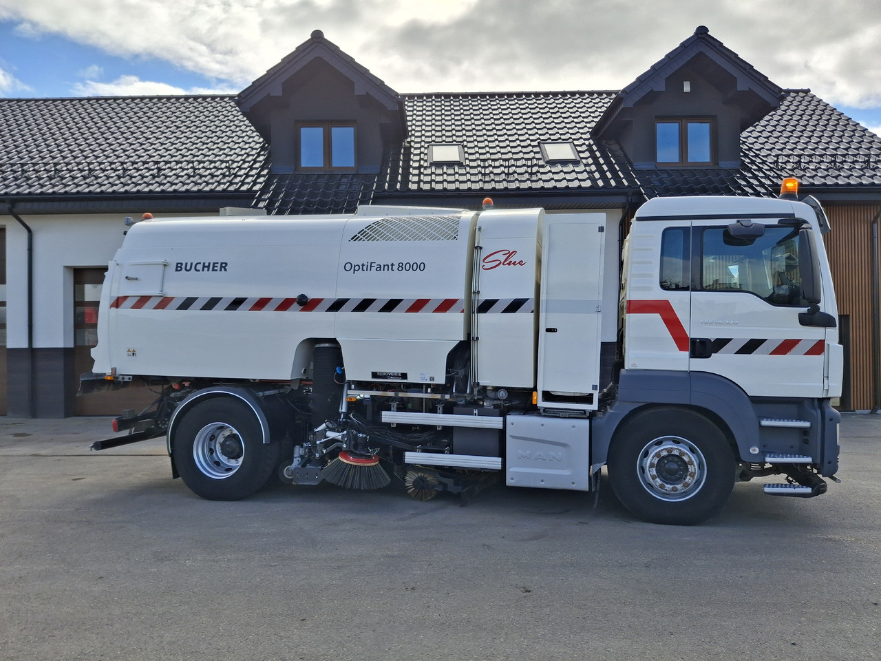 MAN TGS 18.320 Zamiatarka Kehrmaschine BUCHER OptiFant 8000 Karcher Euro 6 PM10 L/R Hochdruckreinigung - Vozilo za pometanje: slika 5 MAN TGS 18.320 Zamiatarka Kehrmaschine BUCHER OptiFant 8000 Karcher Euro 6 PM10 L/R Hochdruckreinigung - Vozilo za pometanje: slika 5