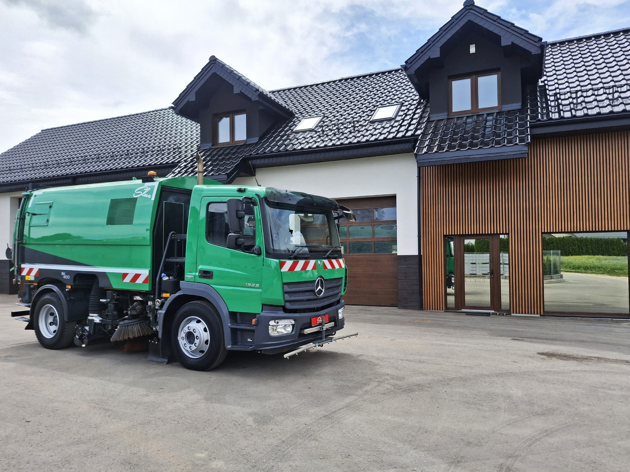 MERCEDES-BENZ Atego 1523 Zamiatarka Kehrmaschine Schmidt SK600 Karcher 2 Motoren Euro 6 PM10 Rura Do Liści - Vozilo za pometanje: slika 1 MERCEDES-BENZ Atego 1523 Zamiatarka Kehrmaschine Schmidt SK600 Karcher 2 Motoren Euro 6 PM10 Rura Do Liści - Vozilo za pometanje: slika 1