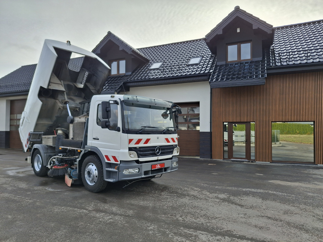 Mercedes-Benz Atego 1524 Zamiatarka Kehrmaschine BUCHER 2 Motoren Sweeper - Vozilo za pometanje: slika 5 Mercedes-Benz Atego 1524 Zamiatarka Kehrmaschine BUCHER 2 Motoren Sweeper - Vozilo za pometanje: slika 5