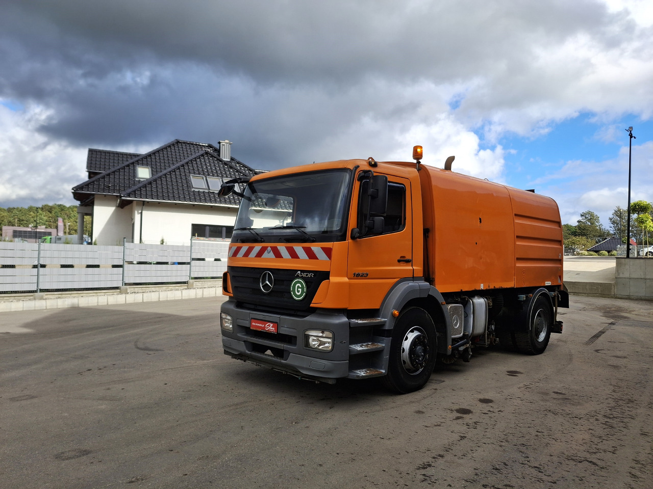 Mercedes-Benz Axor 1823 Schienenreinigungs RAIL Kehrmaschine - Vozilo za pometanje: slika 2 Mercedes-Benz Axor 1823 Schienenreinigungs RAIL Kehrmaschine - Vozilo za pometanje: slika 2