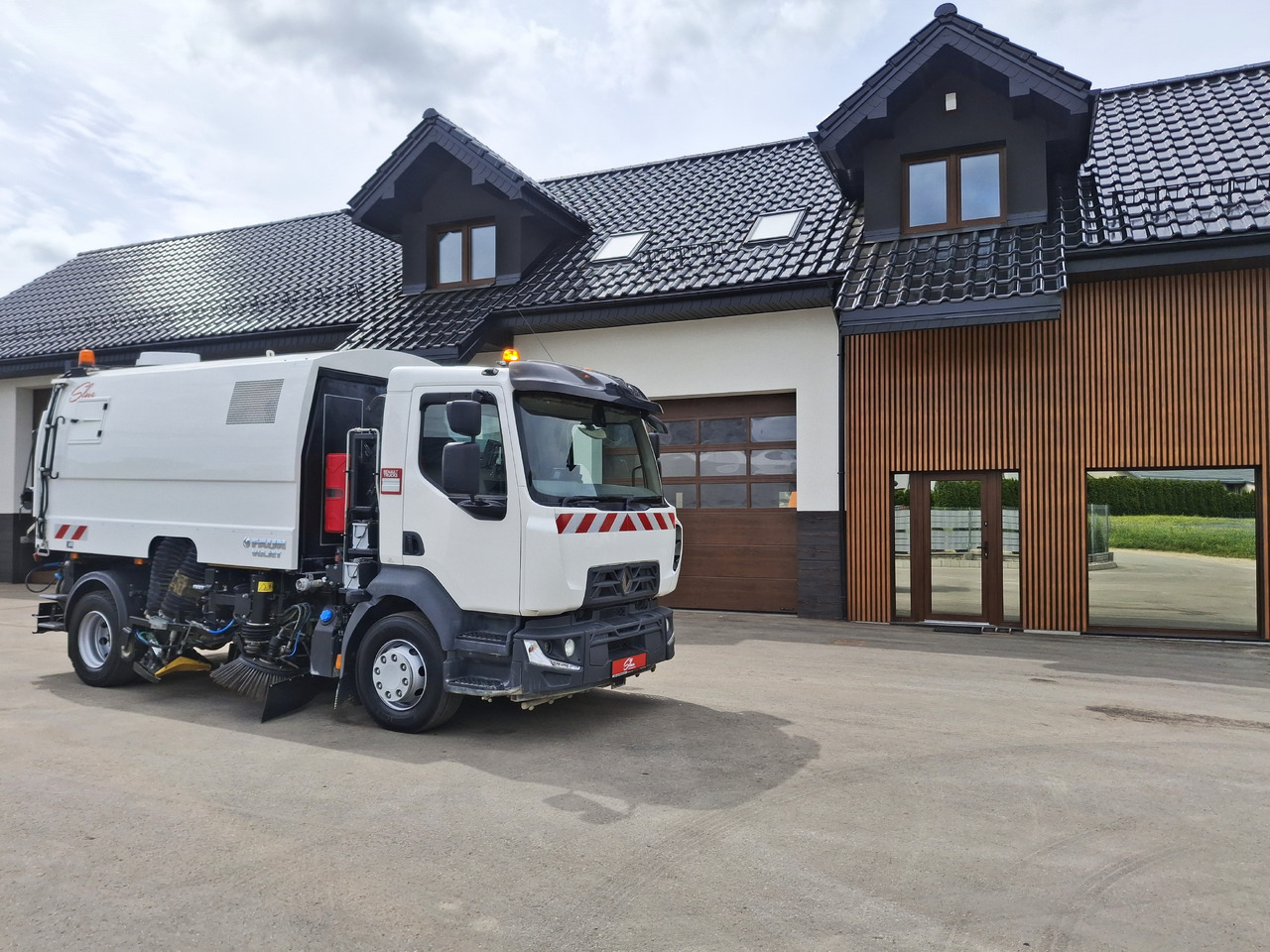 RENAULT D16 Zamiatarka Kehrmaschine FAUN Euro 6 PM10 Szczotki L/R Karcher Rura Do Liści 2 Motoren - Vozilo za pometanje: slika 1 RENAULT D16 Zamiatarka Kehrmaschine FAUN Euro 6 PM10 Szczotki L/R Karcher Rura Do Liści 2 Motoren - Vozilo za pometanje: slika 1
