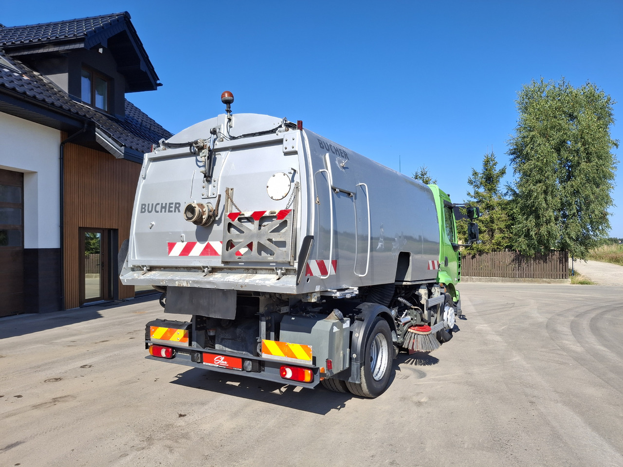 RENAULT Middlum 270 DXI Zamiatarka Kehrmaschine BUCHER Karcher L/R 2 Silniki 2 Motoren - Vozilo za pometanje: slika 4 RENAULT Middlum 270 DXI Zamiatarka Kehrmaschine BUCHER Karcher L/R 2 Silniki 2 Motoren - Vozilo za pometanje: slika 4