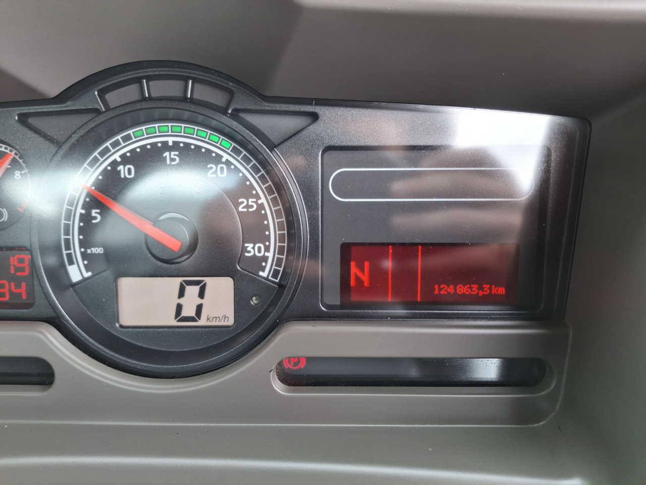 RENAULT Midlum 220 Zamiatarka Johnston VS500 Szczotki L/R Obie Strony Napęd Hydrostatyczny 2012r lizing RENAULT Midlum 220 Zamiatarka Johnston VS500 Szczotki L/R Obie Strony Napęd Hydrostatyczny 2012r: slika 23