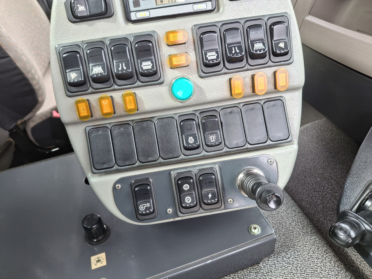 RENAULT Midlum 220 Zamiatarka Johnston VS500 Szczotki L/R Obie Strony Napęd Hydrostatyczny 2012r lizing RENAULT Midlum 220 Zamiatarka Johnston VS500 Szczotki L/R Obie Strony Napęd Hydrostatyczny 2012r: slika 29